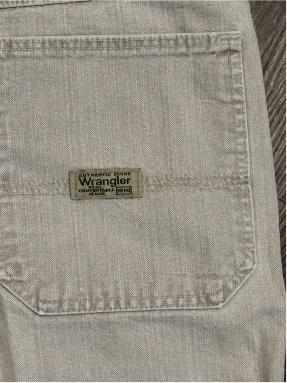 Vtg Y2K Wrangler Hero Men’s Denim Shorts Beige Carpenter Utility Sz 38x8 - Picture 3 of 5